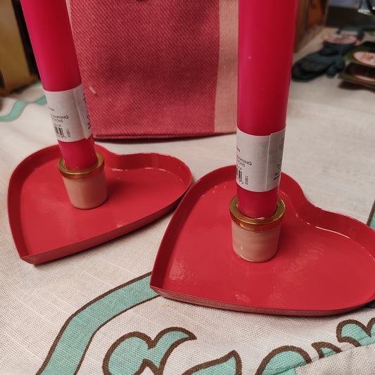 Red heart metal candle holder