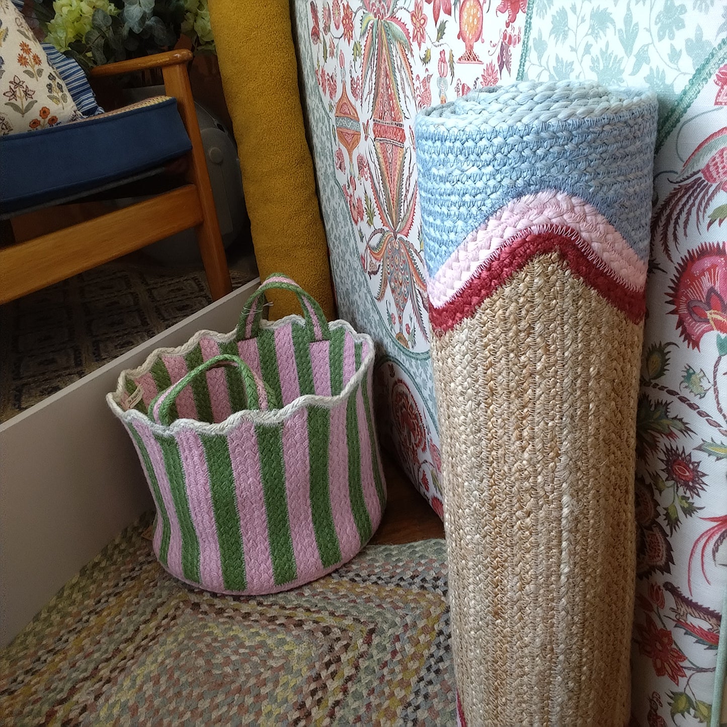 Large Tulip Basket in Kiwi