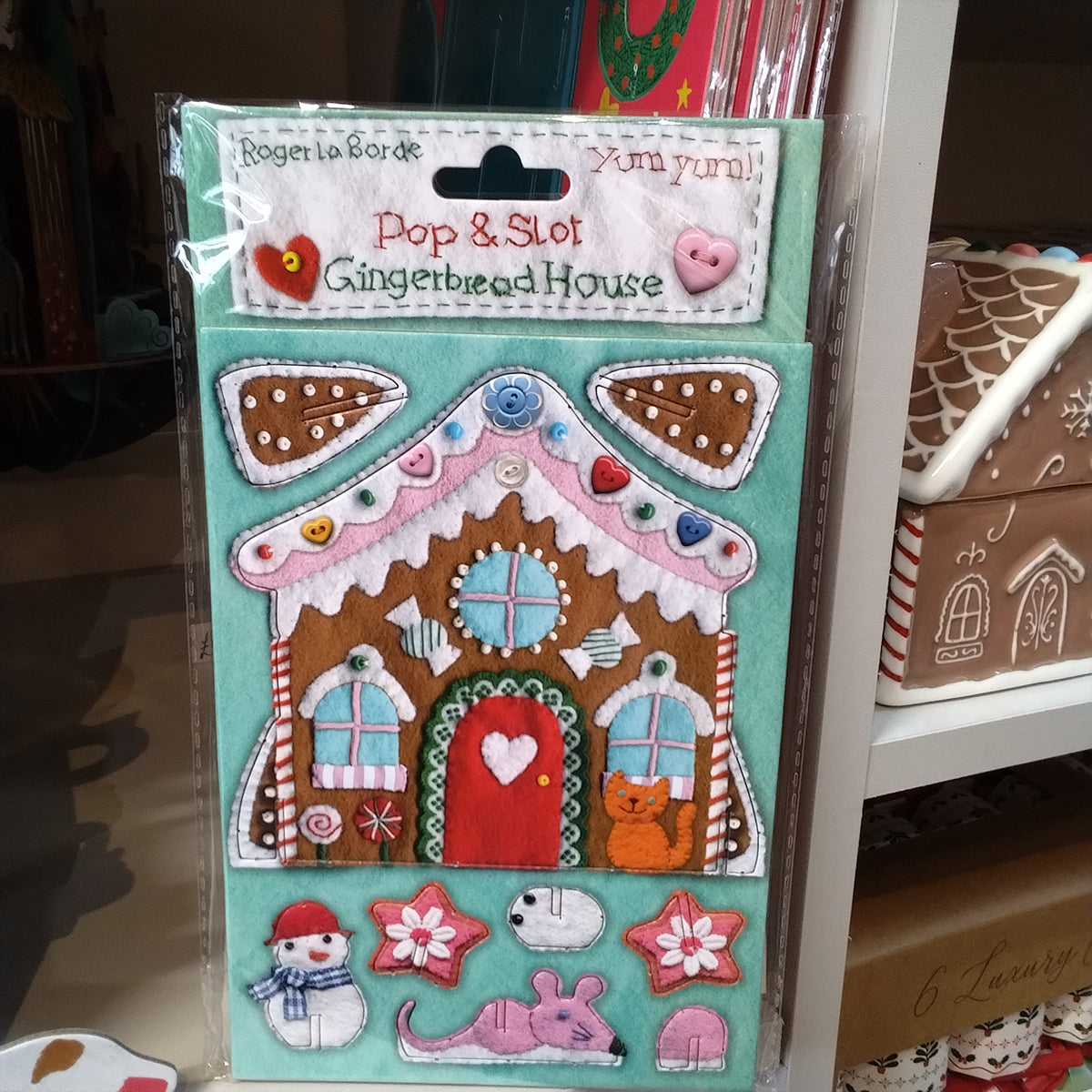 Pop and slot Diorama. Gingerbread house theme.
