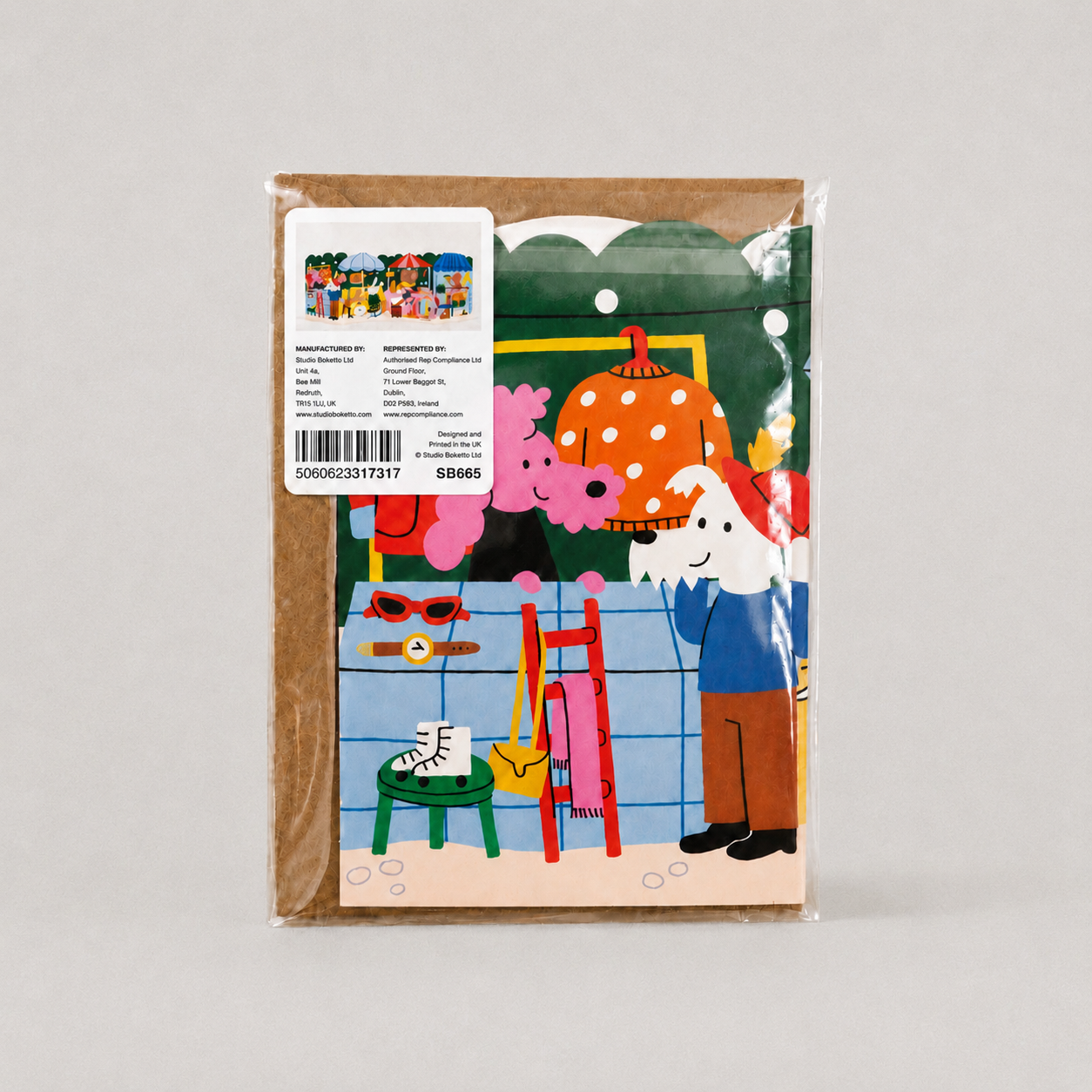 Independent Street Big Concertina Card by Isa Pirracas