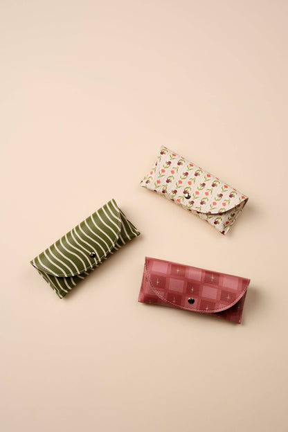 Designworks Ink Printed Glasses Case - Wavy Stripe