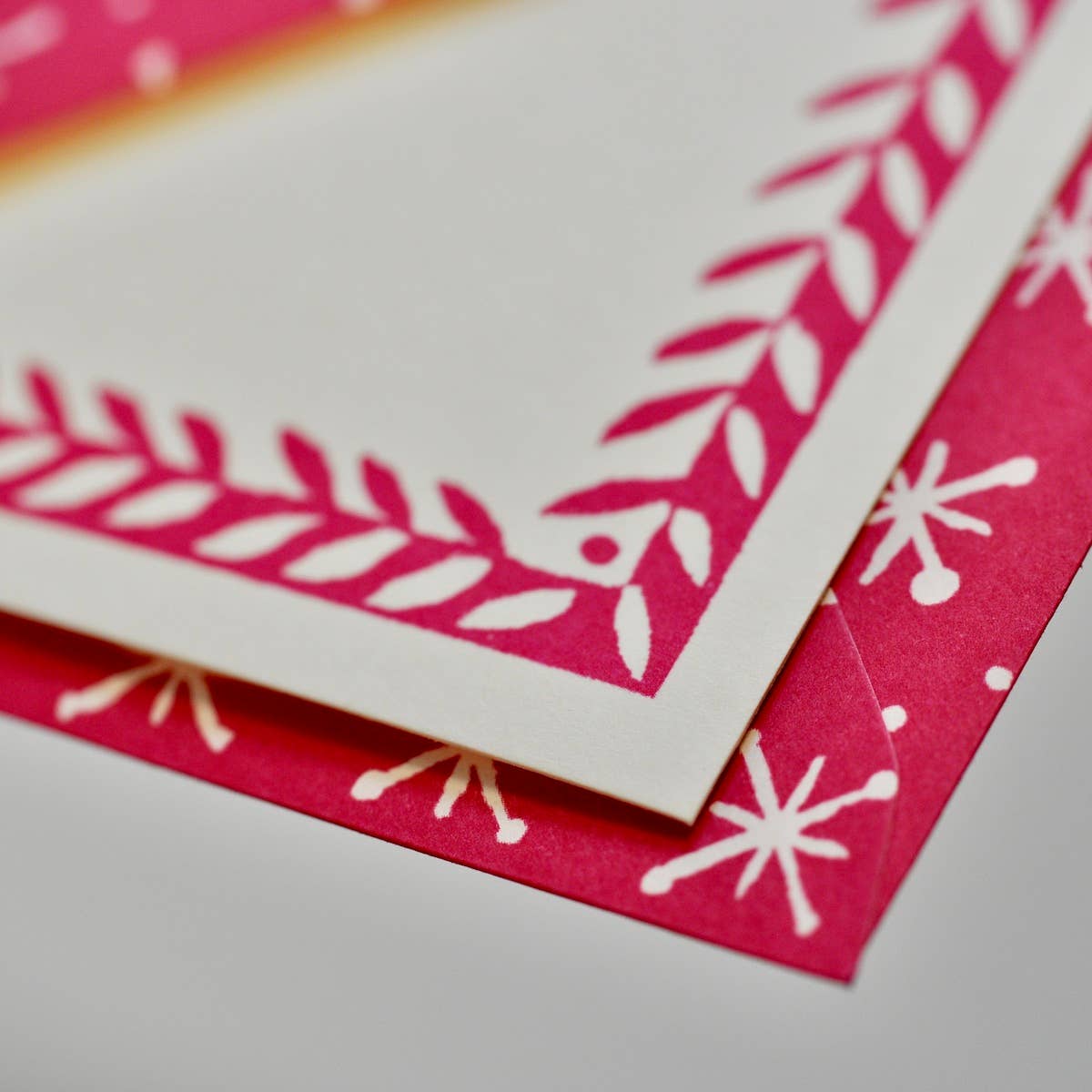 Set of Notecards and Envelopes Large Stars Magenta