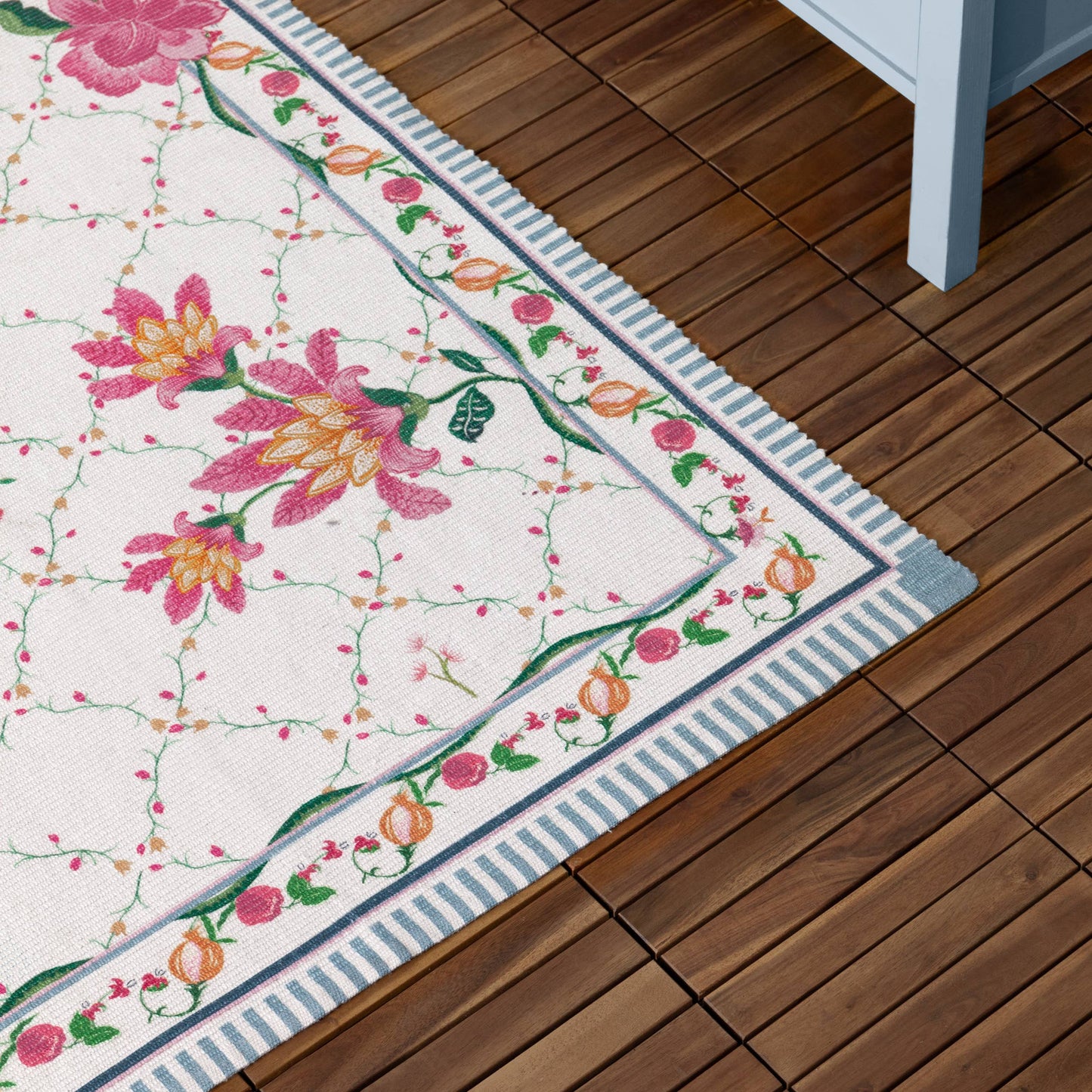 Claudia Floral Printed Indoor/Outdoor Outdoor Rug Candy Red