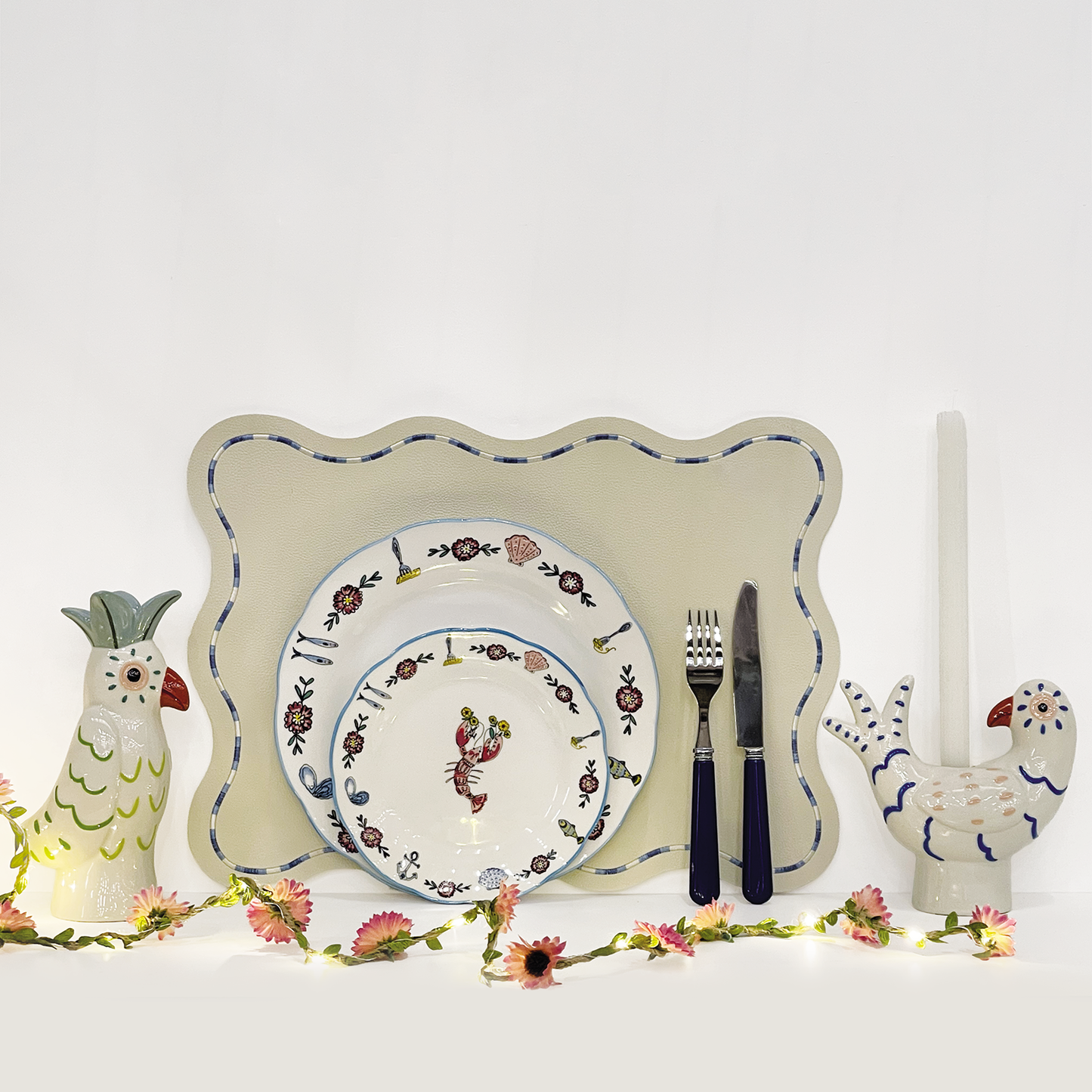 Naive soliflore with green bird motif, L11.5 cm, W8 cm, H21.