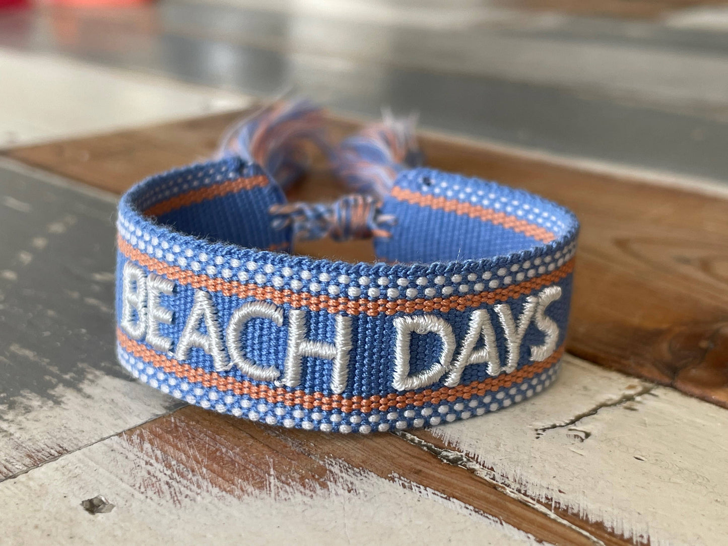 BEACH DAYS statement bracelet woven, embroidered