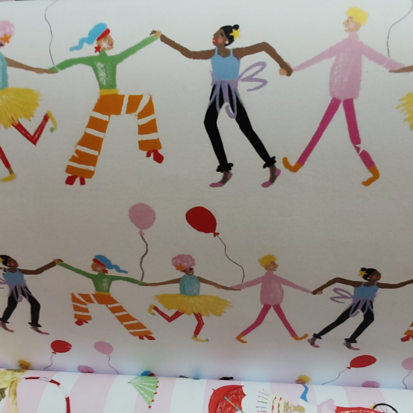 Love dancing gift wrap