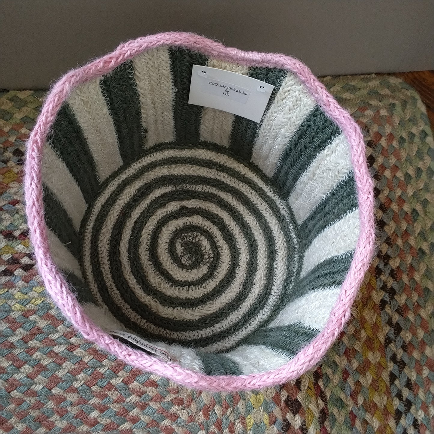 Tulip basket fig
