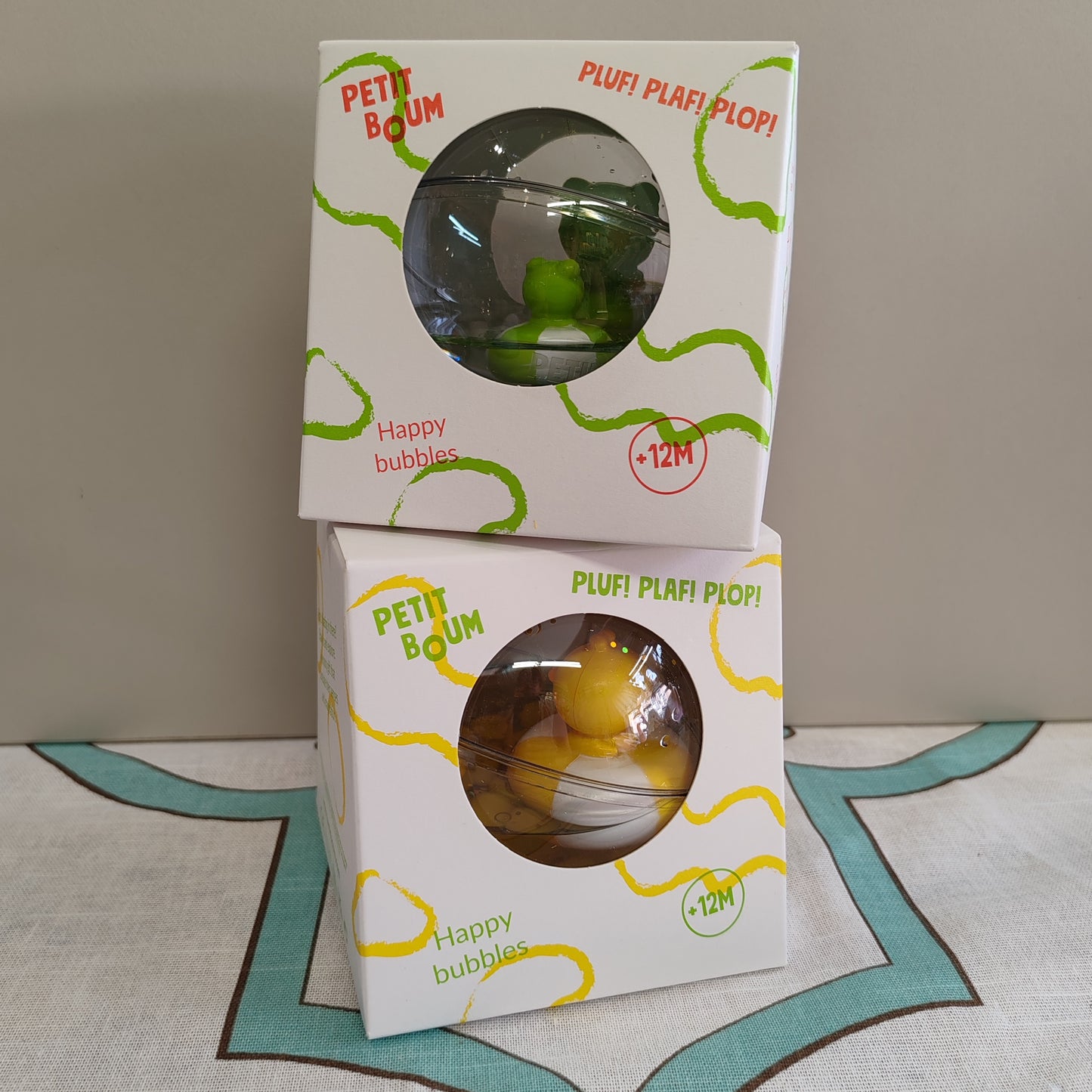Sensory ball with ducks inside - yellow