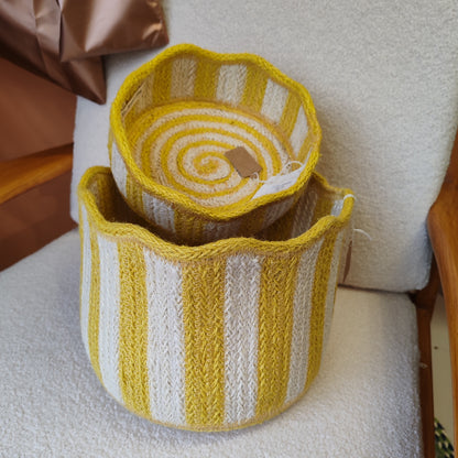 Jute mini tulip basket in Daffodil