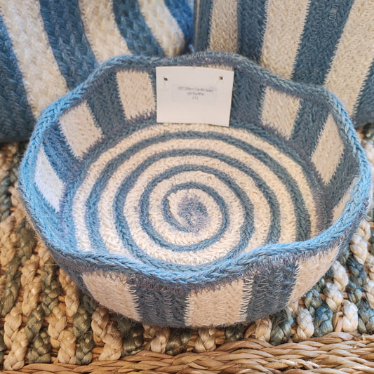 Tulip Scallop Edge Jute Blue and White mini basket