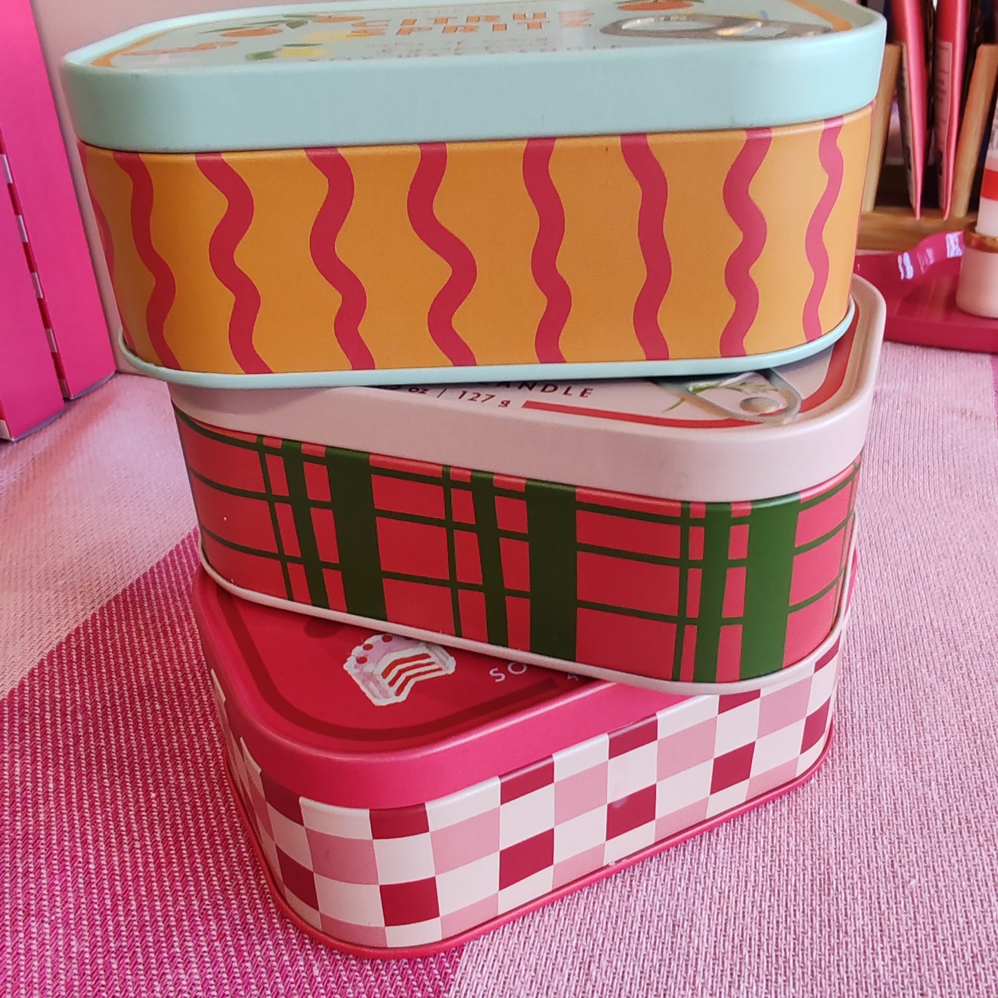 Scented Candle Strawberry Soy Wax 4.5 oz in Tin
