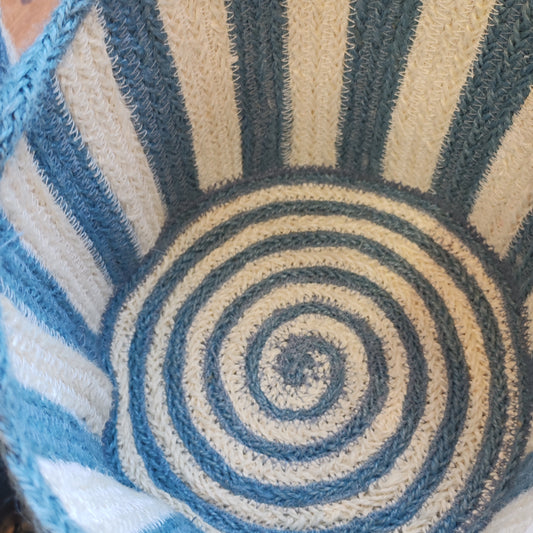 Tulip Scallop Edge Jute Blue and White mini basket