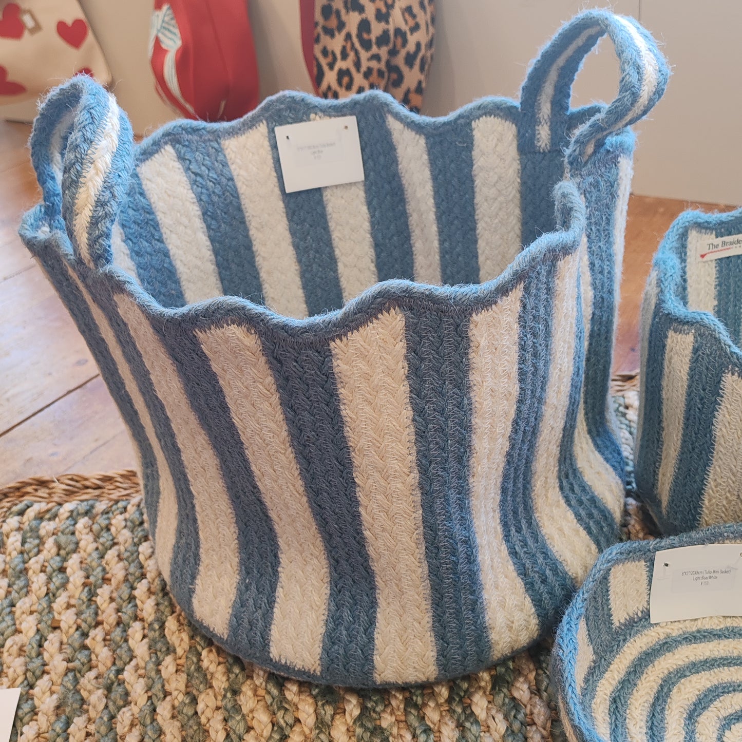 Large scallop Edge blue and white Jute basket