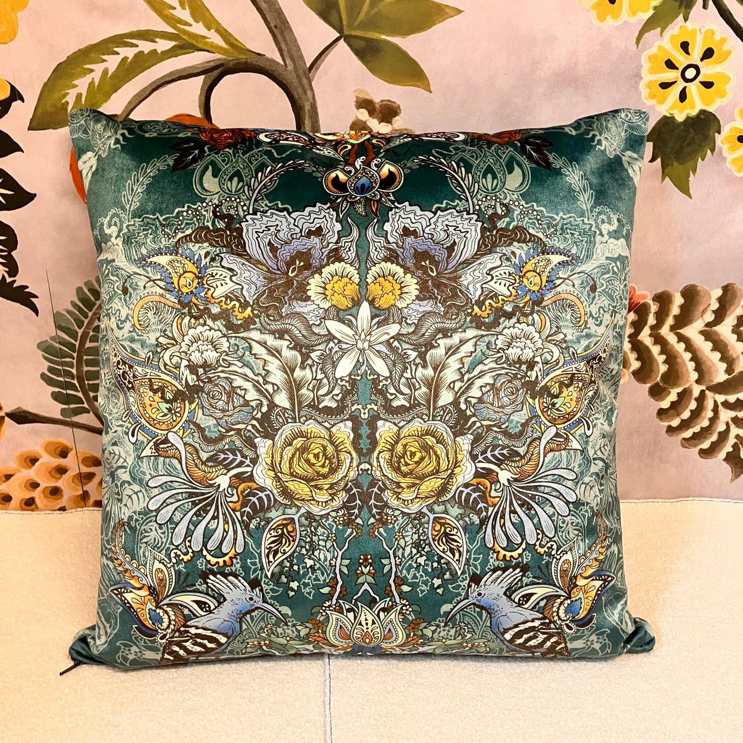 Becca Who Eden 18" cushion