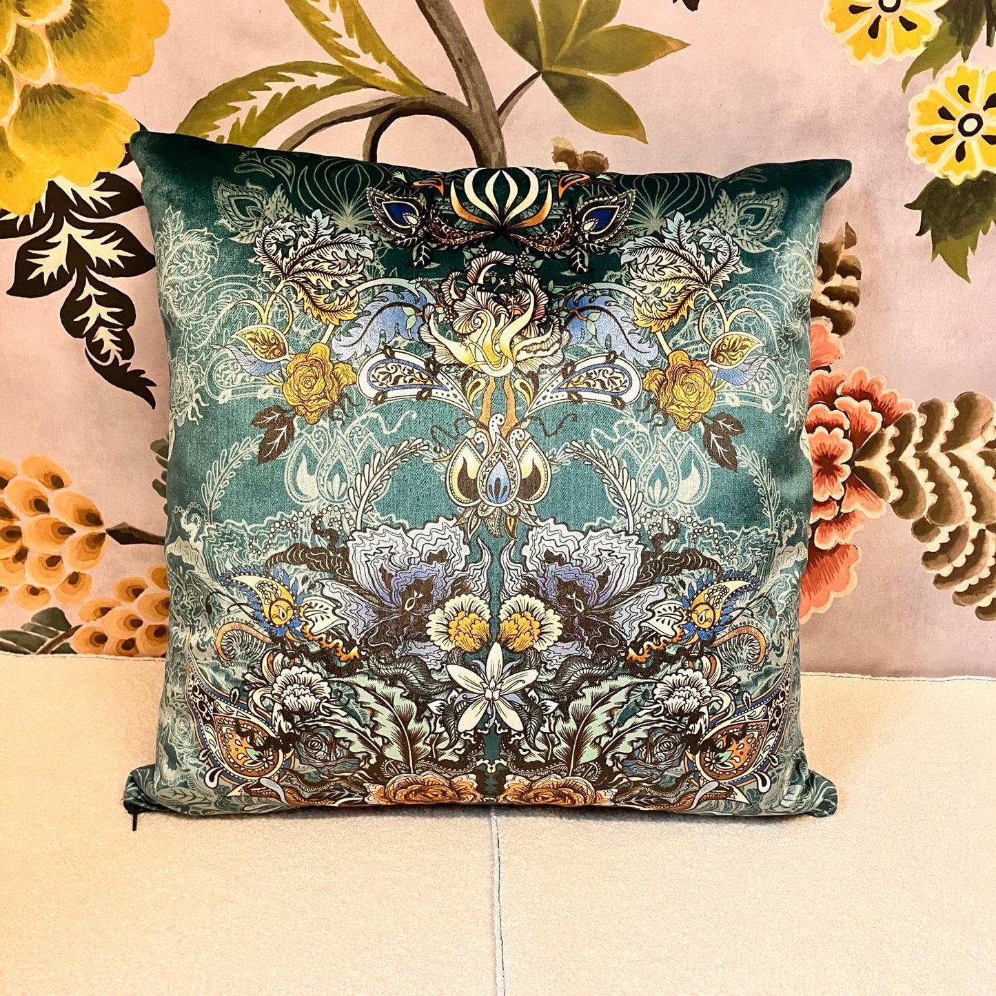 Becca Who Eden 18" cushion