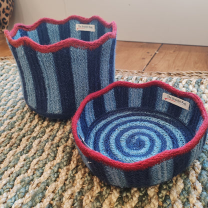 Scallop Edge Jute Medium badket. Blueberry and burgundy