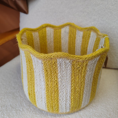 Jute Tulip Basket in Daffodil