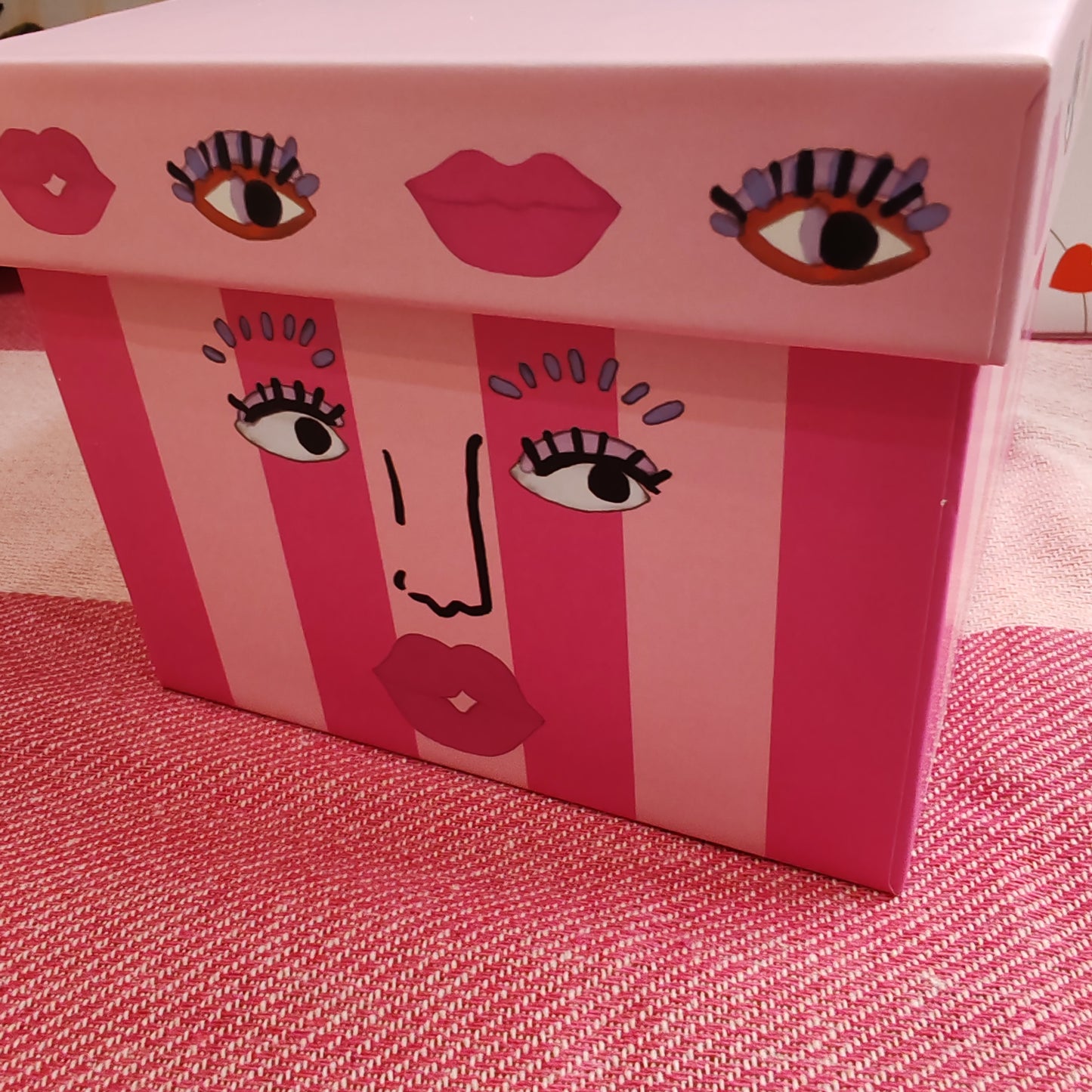 Kiss for luck candle in ceramic and glass repurposable pot.