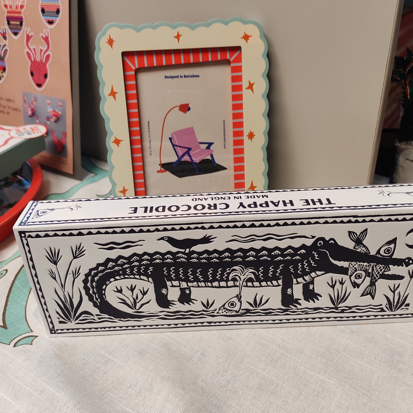 The happy crocodile Fireside long matches